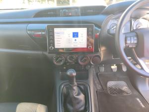 Toyota Hilux 2.4GD-6 double cab Raider manual - Image 16