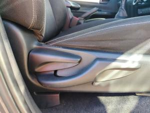 Toyota Hilux 2.4GD-6 double cab Raider manual - Image 20