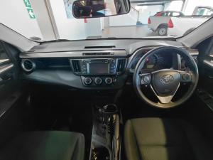 Toyota RAV4 2.0 GX auto - Image 6