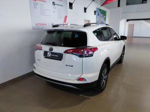 Toyota RAV4 2.0 GX auto - Image 2