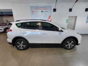 Toyota RAV4 2.0 GX auto - Image 3