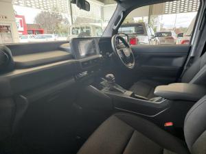 Toyota Land Cruiser FJ 2.7 4x4 GX - Image 7