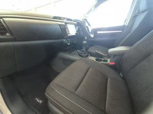 Toyota Hilux 2.4GD-6 double cab 4x4 Raider manual - Image 7