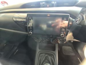 Toyota Hilux 2.4GD-6 double cab 4x4 Raider manual - Image 15