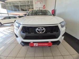 Toyota Hilux 2.4GD-6 double cab 4x4 Raider manual - Image 4