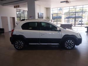 Toyota Etios Cross 1.5 Xs - Image 3