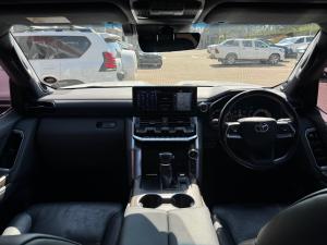 Toyota Land Cruiser 300 3.3D ZX - Image 6