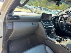 Toyota Land Cruiser 300 3.3D ZX - Image 7