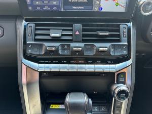 Toyota Land Cruiser 300 3.3D ZX - Image 14