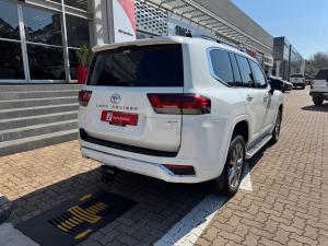 Toyota Land Cruiser 300 3.3D ZX - Image 2