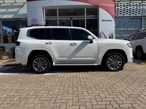 Toyota Land Cruiser 300 3.3D ZX - Image 3