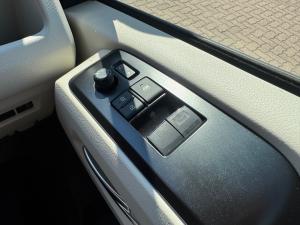 Toyota Quantum 2.8 LWB bus 11-seater GL - Image 22