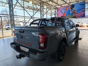 Nissan Navara 2.5DDTI PRO-2X automatic D/C - Image 16