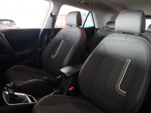 Hyundai Venue 1.0T Fluid auto - Image 13