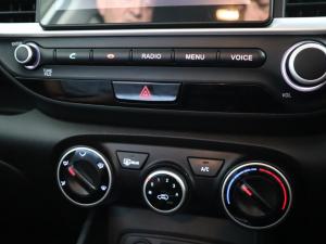 Hyundai Venue 1.0T Fluid auto - Image 16