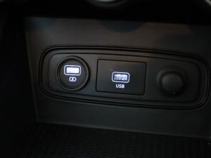 Hyundai Venue 1.0T Fluid auto - Image 18