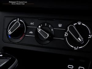 Volkswagen Polo hatch 1.0TSI Life manual - Image 11