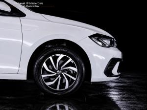Volkswagen Polo hatch 1.0TSI Life manual - Image 31