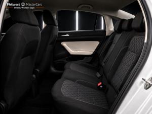 Volkswagen Polo sedan 1.6 manual - Image 12