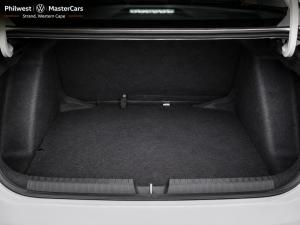 Volkswagen Polo sedan 1.6 manual - Image 19