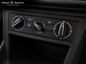 Volkswagen Polo sedan 1.6 manual - Image 25