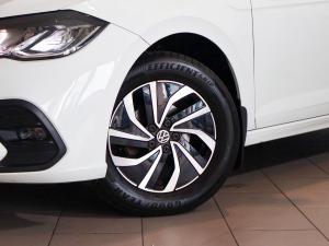 Volkswagen Polo hatch 1.0TSI Life manual - Image 5