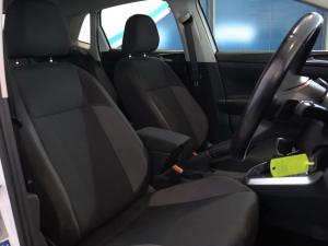 Volkswagen Polo hatch 1.0TSI Life auto - Image 9