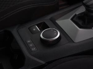 Volkswagen Amarok 2.0BiTDI double cab Life 4Motion - Image 16