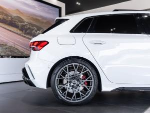 Audi RS3 Sportback quattro - Image 13