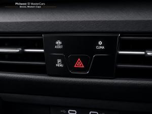 Volkswagen Golf 1.4TSI Life - Image 30
