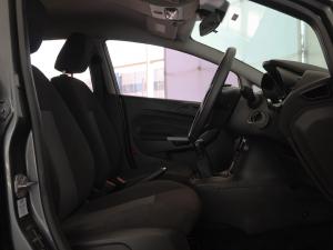 Ford Fiesta 5-door 1.0T Ambiente - Image 19