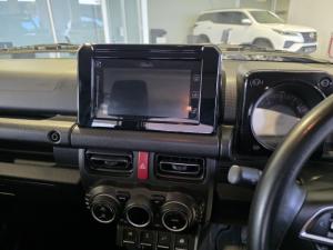 Suzuki Jimny 1.5 GLX AllGrip 3-door manual - Image 16