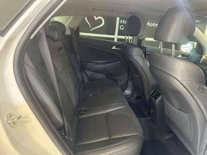 Hyundai Tucson 2.0D Executive - Image 11