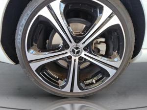 Mercedes-Benz C-Class C220d Avantgarde - Image 8