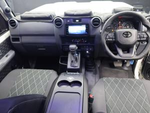 Toyota Land Cruiser 79 2.8GD-6 double cab auto - Image 9