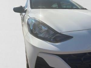 Hyundai Grand i10 1.0 Premium hatch - Image 10