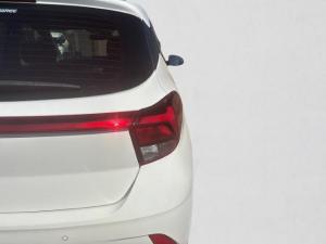 Hyundai Grand i10 1.0 Premium hatch - Image 11