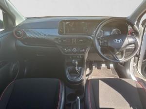 Hyundai Grand i10 1.0 Premium hatch - Image 16