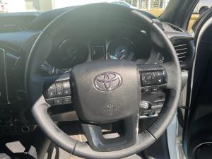 Toyota Hilux 2.8GD-6 double cab Legend 55 - Image 8