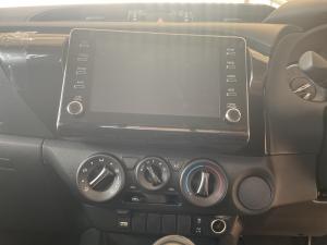 Toyota Hilux 2.4GD-6 single cab Raider manual - Image 14