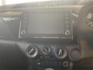 Toyota Hilux 2.4GD-6 single cab Raider manual - Image 15