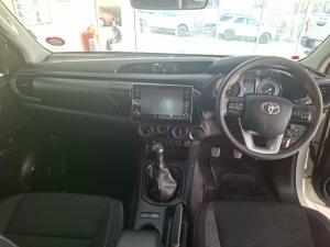 Toyota Hilux 2.4GD-6 Xtra cab Raider manual - Image 6