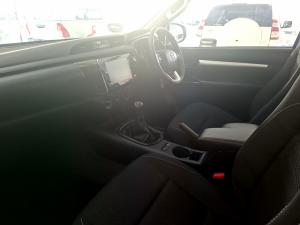 Toyota Hilux 2.4GD-6 Xtra cab Raider manual - Image 7