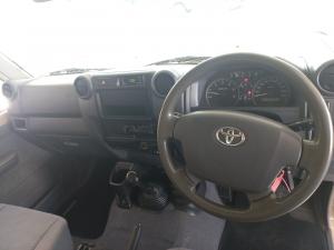 Toyota Land Cruiser 79 4.5D-4D LX V8 single cab - Image 6