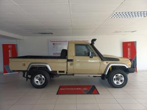 Toyota Land Cruiser 79 4.5D-4D LX V8 single cab - Image 3