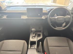 Toyota Hilux 2.8GD-6 double cab SRX 4x4 - Image 6