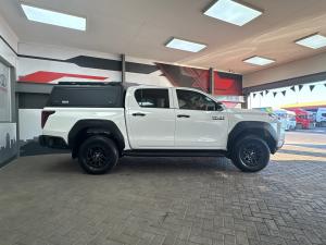 Toyota Hilux 2.8GD-6 double cab SRX 4x4 - Image 3