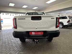 Toyota Hilux 2.8GD-6 double cab Raider 4x4 - Image 5