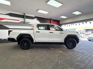 Toyota Hilux 2.8GD-6 double cab Raider 4x4 - Image 3