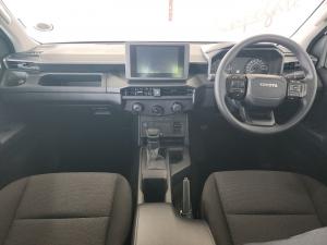 Toyota Hilux 2.8GD-6 double cab SRX 4x4 - Image 6
